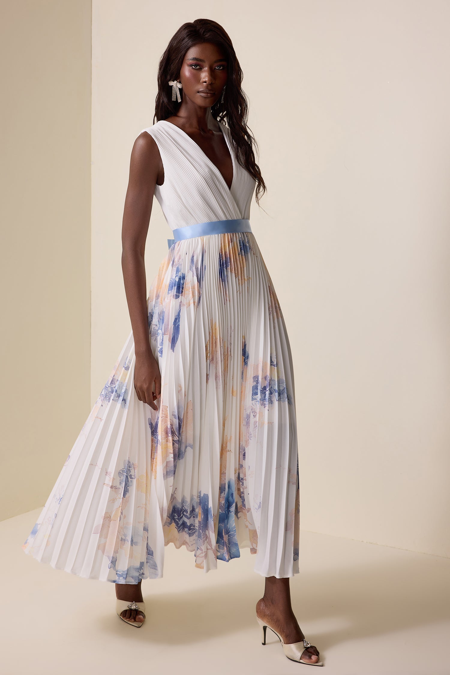 Floral Pleated V-Neck Midi Dress