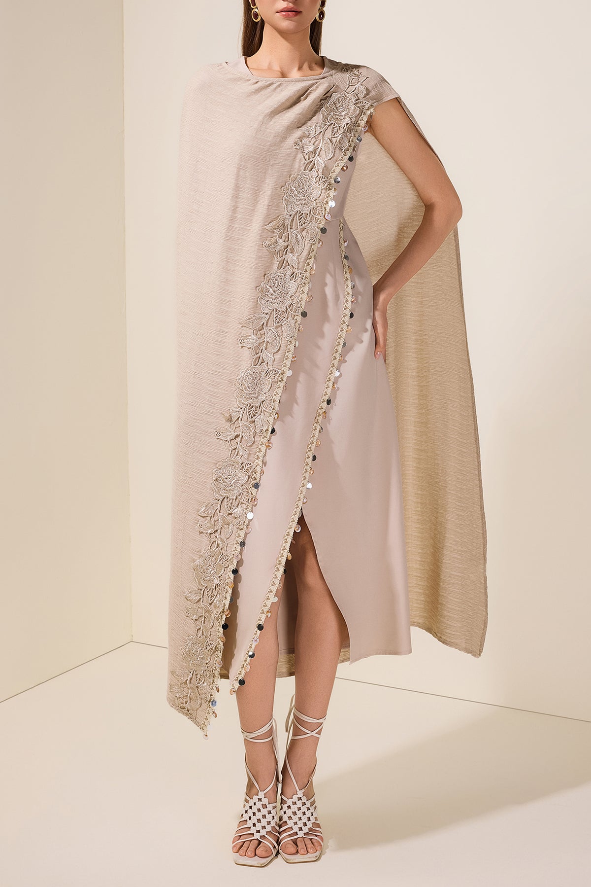 Embroidered Sleeveless Midi Dress With Cape