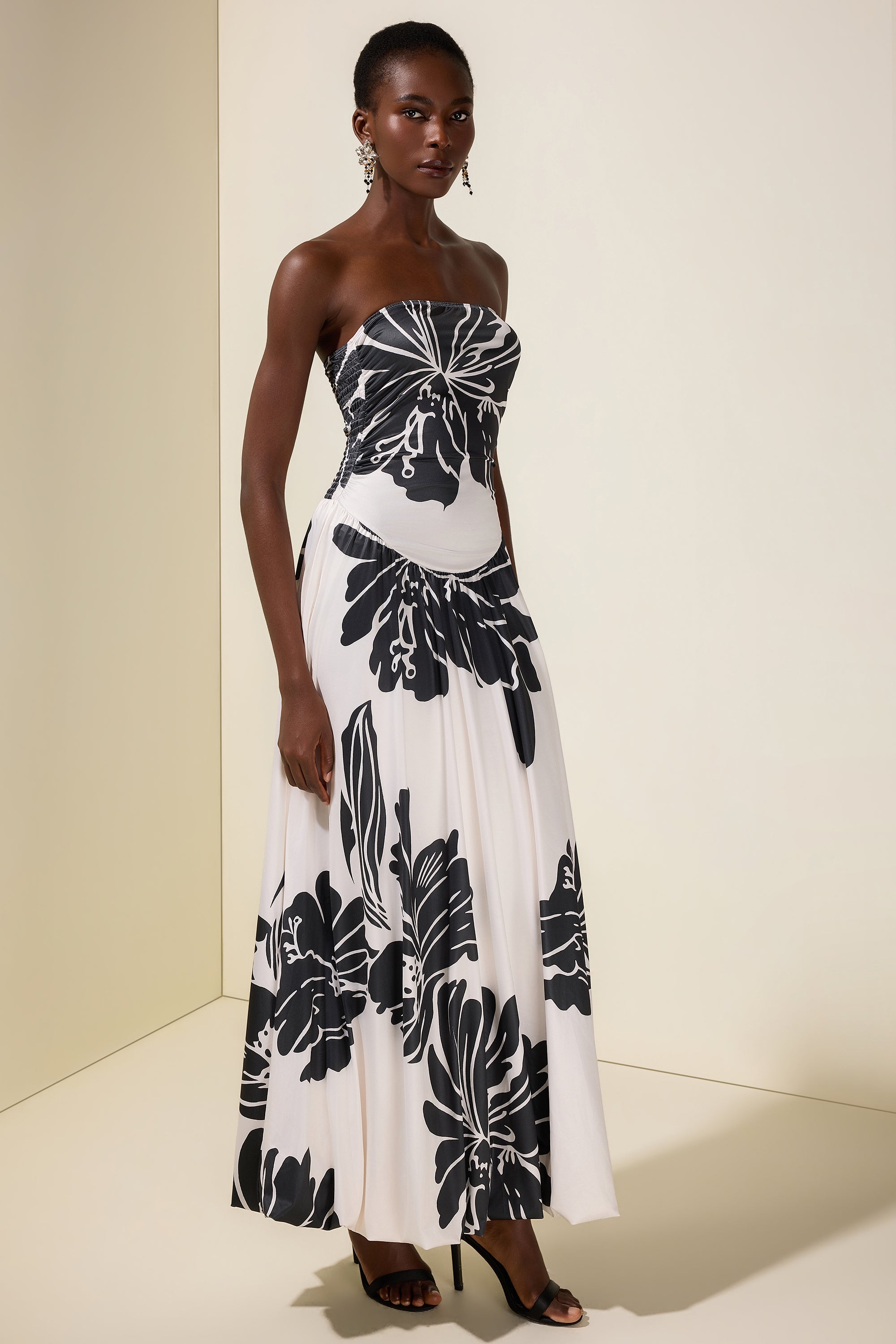 Floral Contrast Color Smocking Midi Dress