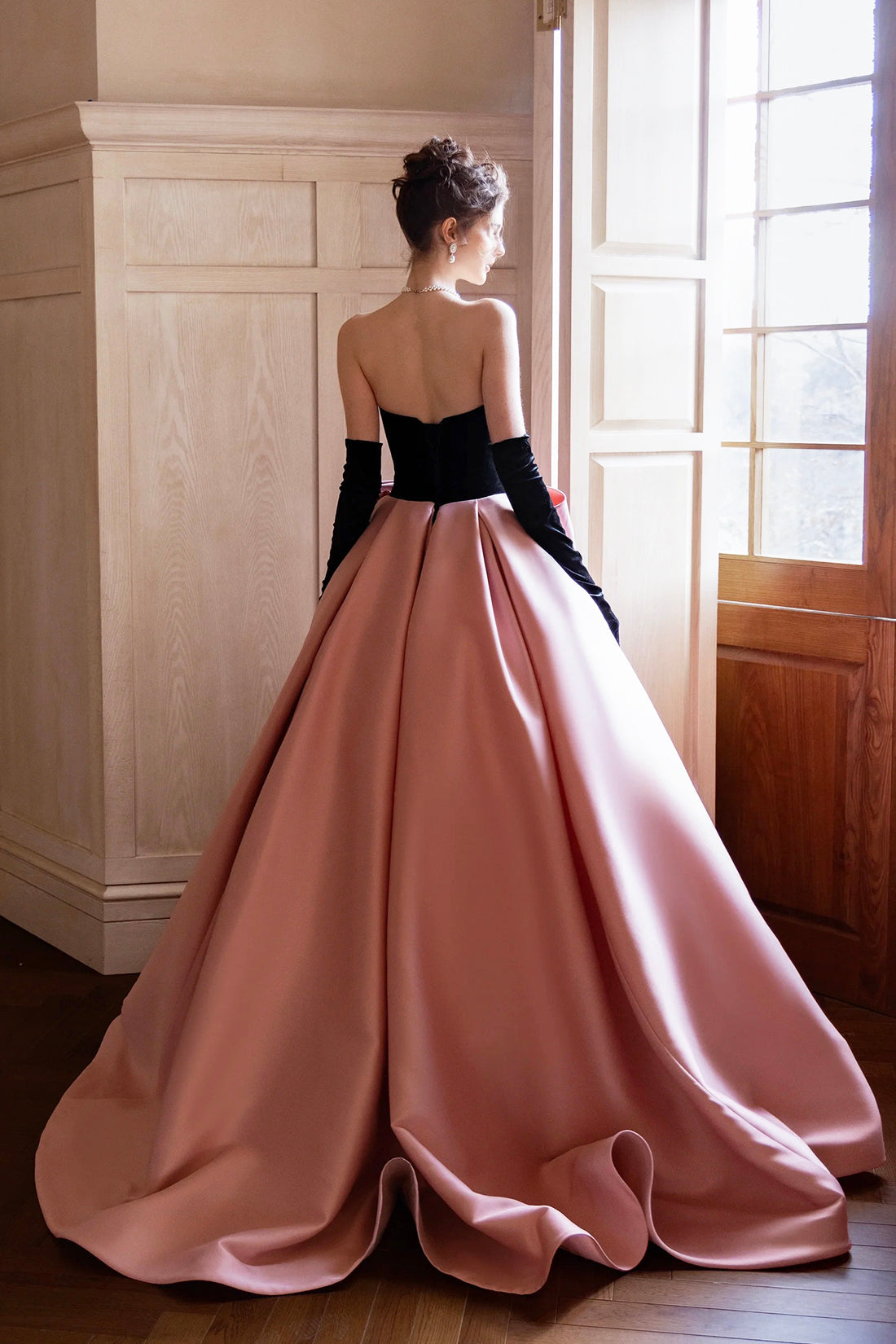Velvet Bow Sleeveless Midi Dress With Gloves
