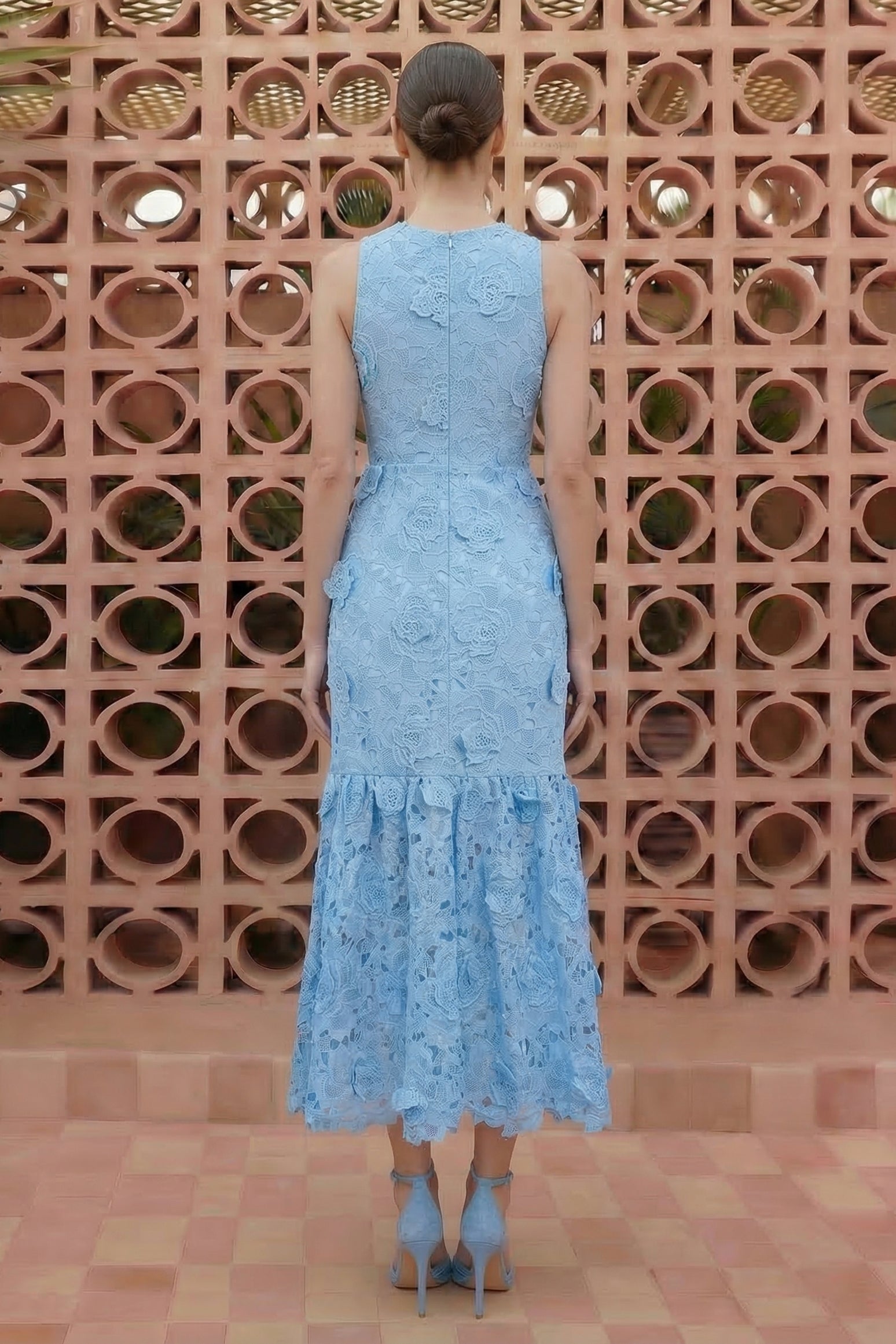 Lace Embroidered Sleeveless Midi Dress